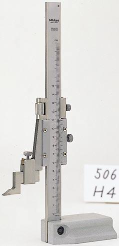 Vernier Height Gage SERIES 506 Light Weight Height Gage Light weight type can measure easily the height of small parts.