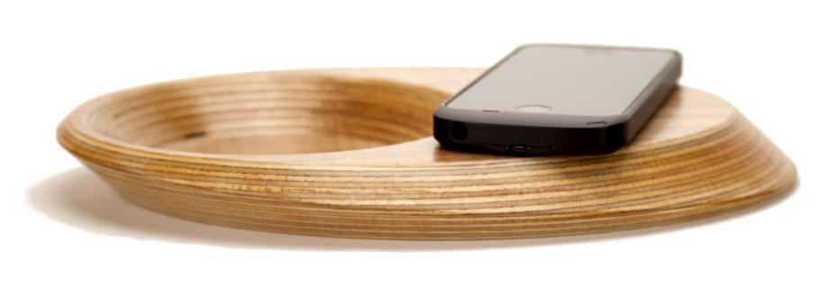 Pond Wireless Charging Valet Tray Pond is a wireless phone charger like never seen, and that won't want to be hidden away.