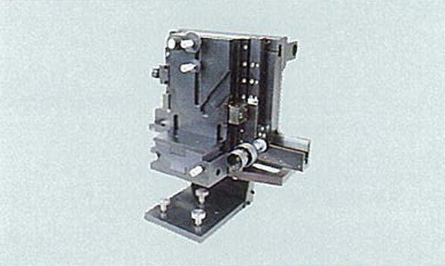 Optional sample stage MXY-101 Manual X-Y stage Sample size: 20 to 100 mm round or rectangular sample Minute movement