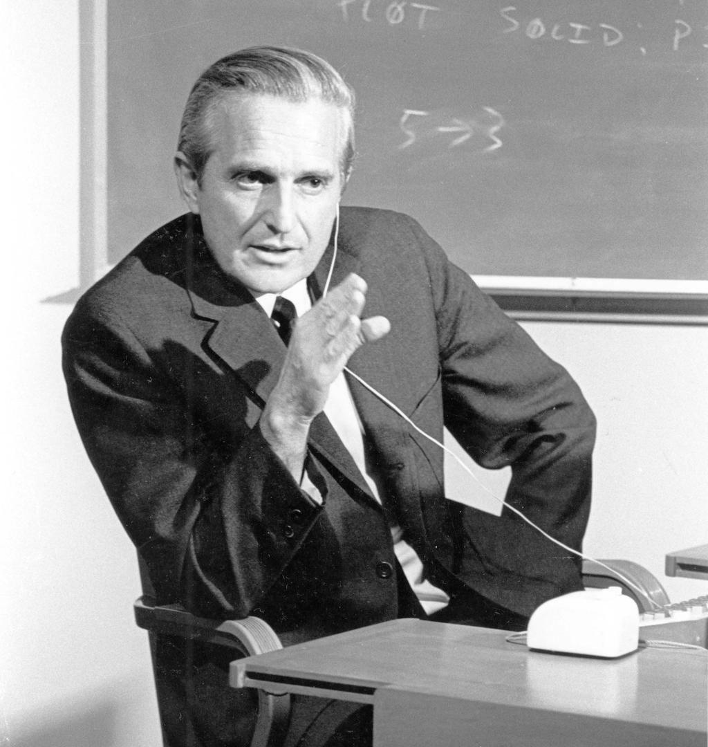 Making Personal Computers Usable Doug Engelbart (1925-2013) Computer