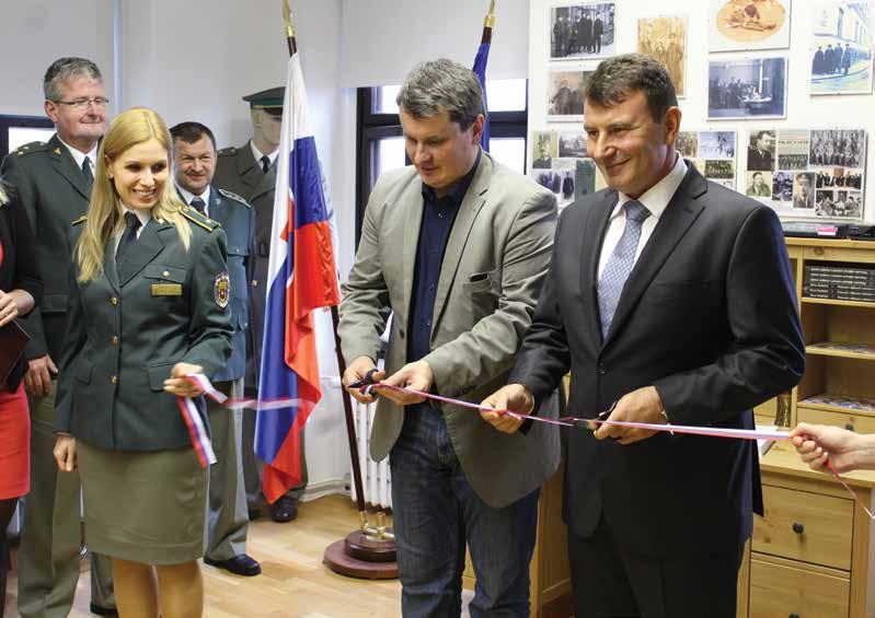 MÚZEUM OPÄŤ OTVORENÉ Finančná správa má opäť svoje múzeum. Prezident František Imrecze otvoril v Bratislave Múzeum colníctva a finančnej správy. Stalo sa tak 26.
