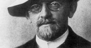 2 xx' Hilbert To the left: David Hilbert a German Mathematician, recognized as one of