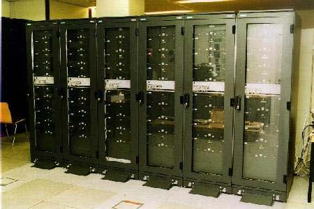 Example: SCI-Cluster (Uni Paderborn) 96 Dual processor-pcs (Pentium III, 850 MHz) with total 48 GB memory,