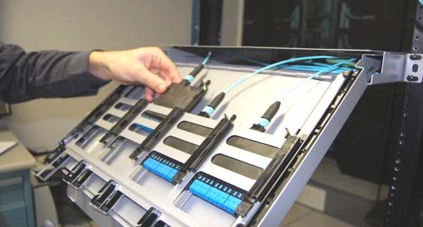trunk cable strain relief Slide out, 30 tilting tray 1U housing 10G ports 2-fiber Duplex LC 40G ports