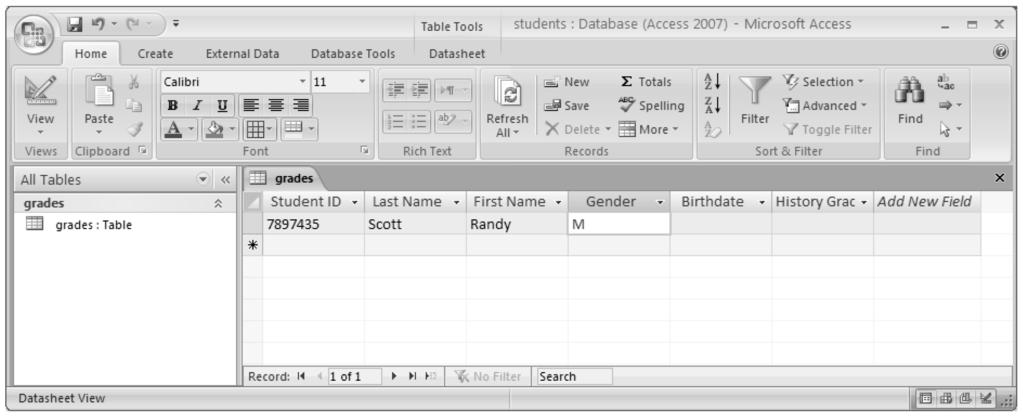 Lab 9: Database Concepts Using Microsoft Access 221 Figure 9.16 Access data for the first record of the grades table. Click each cell and enter the data, as shown in Figure 9.16. You can use the same basic editing skills as you would use to enter cell data in Excel or another spreadsheet package.