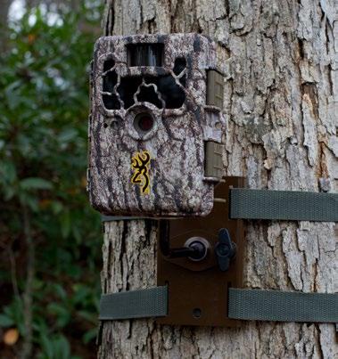 The all steel construction ensures there are no plastic pieces to break in the field. The tree mount attaches via a ¼ -20 threaded insert located in the bottom of most Browning Trail Cameras.