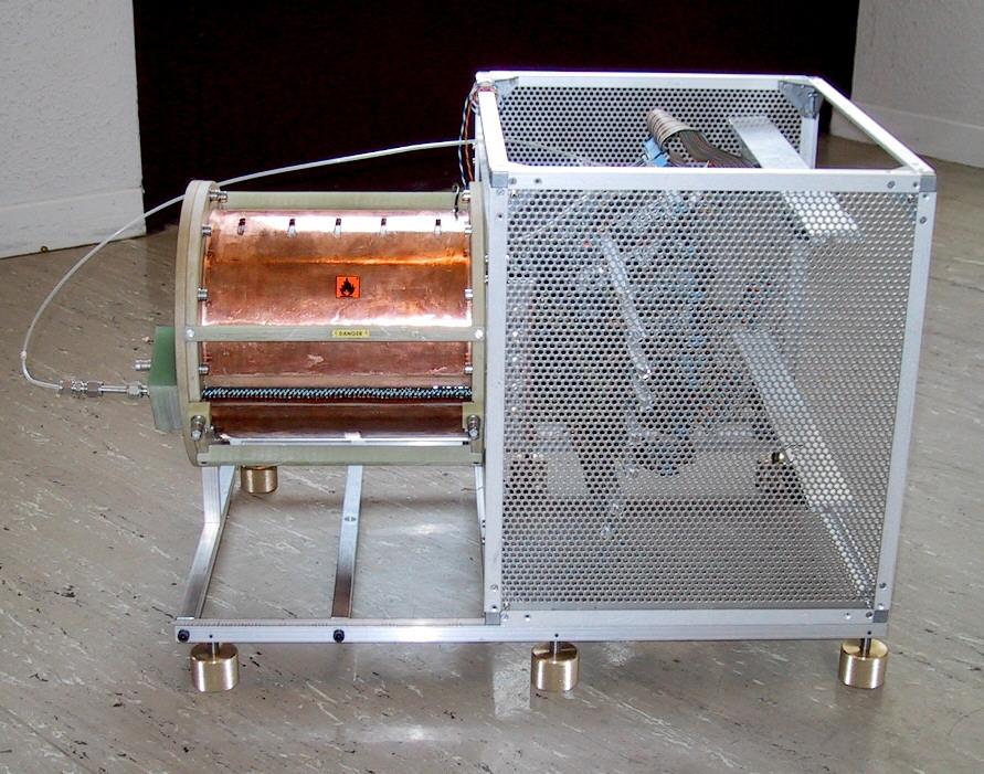 The GEM-TPC with STAR Electronics Overview Drift cylinder + Inner diameter d=0cm + Length l=5cm Detector readout