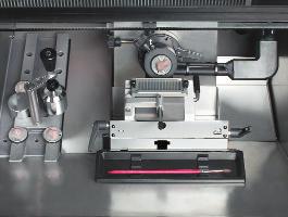 Low-maintenance design due to convenient access to the cooling system from outside the cryostat housing Low-maintenance, durable refrigerating system Encapsulated microtome to