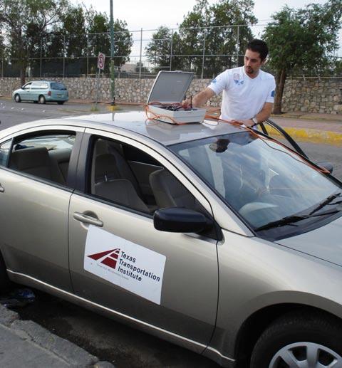 A TTI student was deployed at each port of entry with a Bluetooth reader, which was mounted on the roof of a vehicle, as shown in Figure 6 