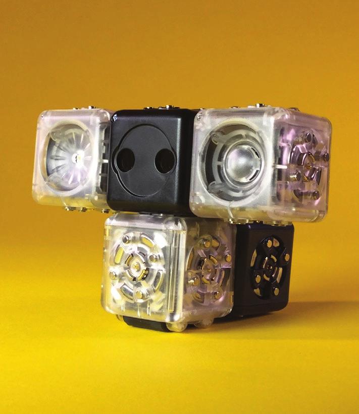 The Lighthousebot uses the Knob Sense block to control the speed of the Rotate Action block and the brightness of the Flashlight Action block.
