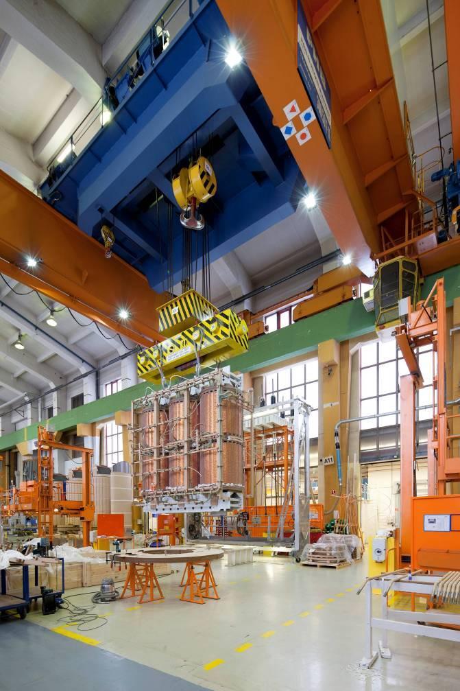 DC drives in operation Double-girder crane refitted Plant Germany, power transformer factory Task Modernization of the entire crane system with newest technology