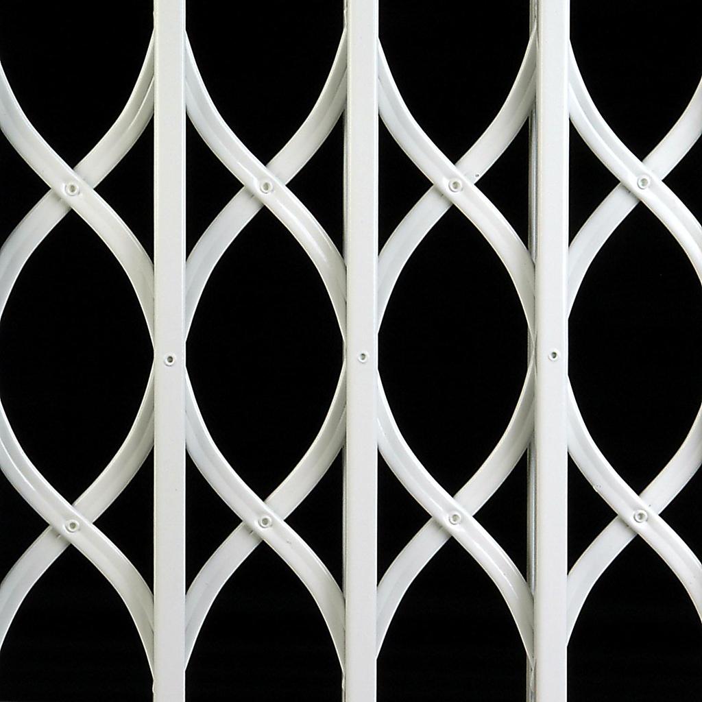Many of Roché s LPCB grilles are approved by the Loss Prevention Certification Board and have Secured by Design Status. STANDARD FEATURES Single or double grid design.