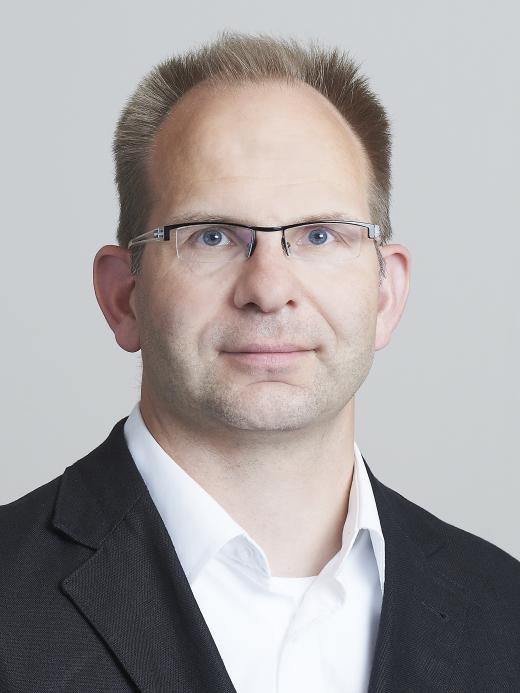 About Markus Flechtner Principal Consultant, Trivadis, Duesseldorf/Germany, since April 2008 Discipline Manager