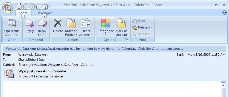 In this e-mail you can also request that the recipient share their Calendar with you. Note that you can only give this person Reviewer rights by using this method. 1.
