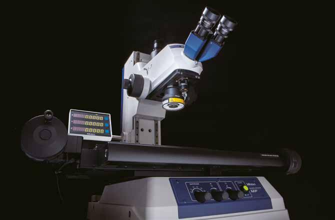 The MF (finite-corrected optical system) measuring microscope usually only allows a single objective to be mounted which needs to be replaced for every magnification change.