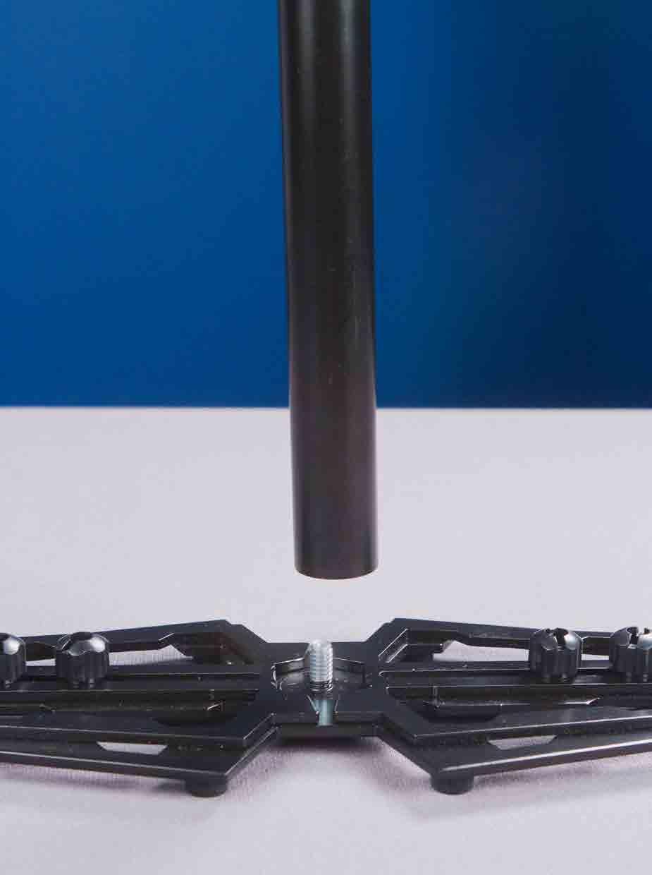Connect the TELESCOPING POST to the EXPANDABLE BASE PLATFORM by tightly screwing the TELESCOPING POST firmly on to the