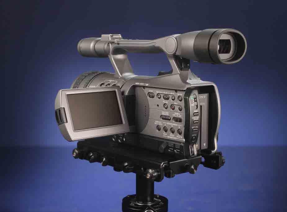 #5 BALANCING YOUR GLIDECAM HD-2000 Before you begin the balancing process check the following: Figure 37 1) Camera is securely attached to the QUICK RELEASE PLATE and the four knobs are pushed in and