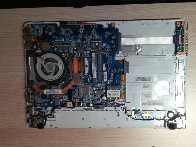 Step 8 after removing the bottomplate you'll see the motherboard or mainboard ( in