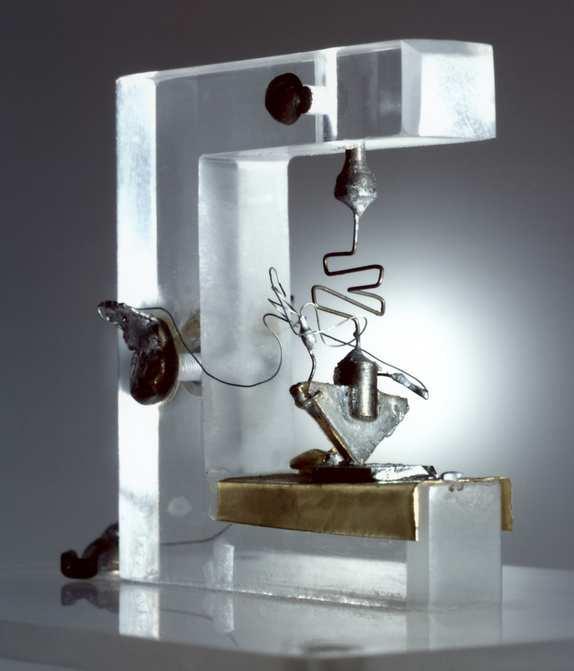 Generation: Transistors Invented 1947, Bell Labs: Bardeen, Shockley, Brattain 1958-1964 Transistors generate less