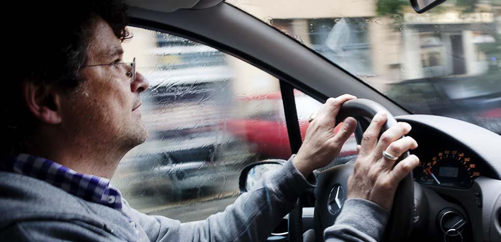Improve communication while driving When driving, communicating with a person or talking on the phone can sometimes be a challenge. With ConnectLine we have made it easier for you.