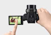 Conventional Image Stabilisation DUAL Image Stabilisation LUMIX G 100 % field of view Selfie shots A tiltable display is a true eye-opener when it comes to the popular