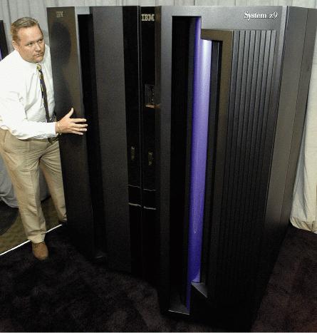 centralized storage Mainframe Very powerful, expensive