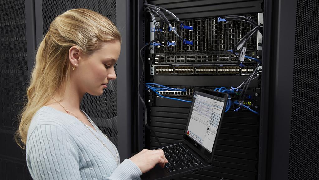 Basic Deployment Get consistent hardware installation by experienced technicians Trust Dell EMC to install your hardware quickly and right the first time, while freeing up your staff s time.