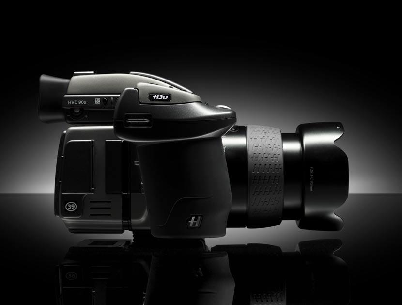 Introducing the World s First 48mm, Full-Frame DSLR Camera System: The Hasselblad H3D. The H3D represents an entirely new approach to integrated digital cameras.