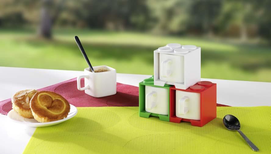 CUBE MUG MINI The playful Cube Mug Mini is like a time machine that transports you back to a day and age when you used to