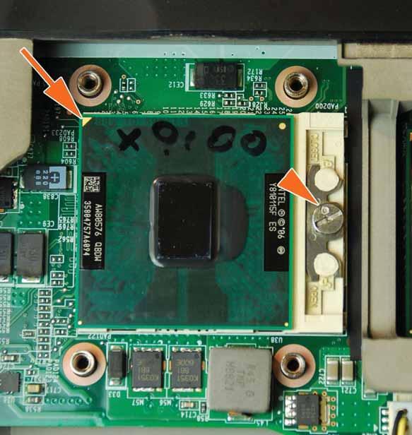 Note the golden triangle on the CPU package that needs to match the upper le corner In the orienta on of the socket as shown in the pictures above.