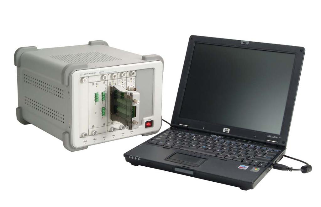 The U2922A, which weighs approximately 100 g with screw-type terminals,