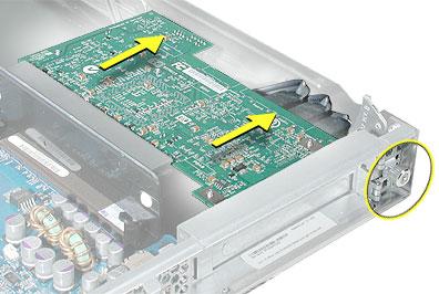Procedure 1. Release the thumbscrew that secures the PCI/PCI-X card(s) to the back of the server and swing the metal cover open. Note: The thumbscrew is captive; you cannot remove it. 2.