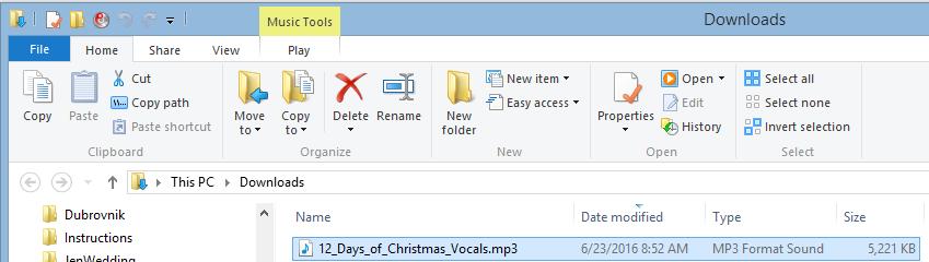 File Explorer opens in the Download folder and