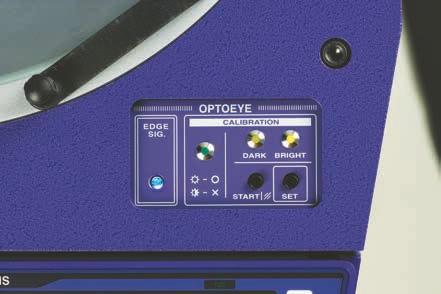 The X and Y-axis linear scales on the projector main unit are directly connected to the QM-Data200 during use of the Optoeye system.