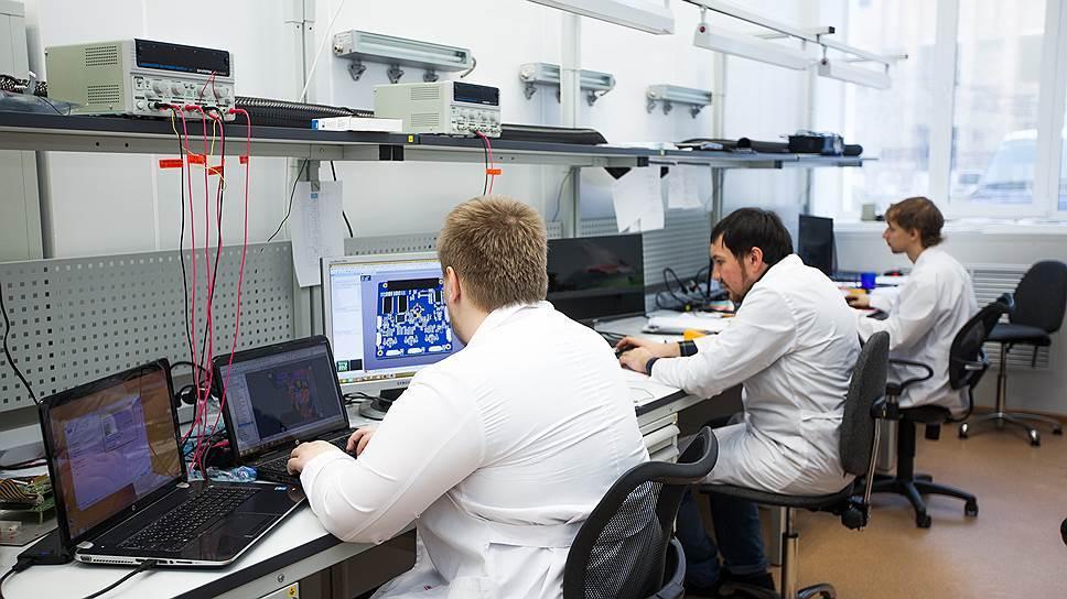 LABORATORY OF DEVELOPMENT, MANUFACTURING, ASSEMBLY AND NANOSATELLITES ELECTRONIC SYSTEMS TESTING The lab includes equipment for the development,