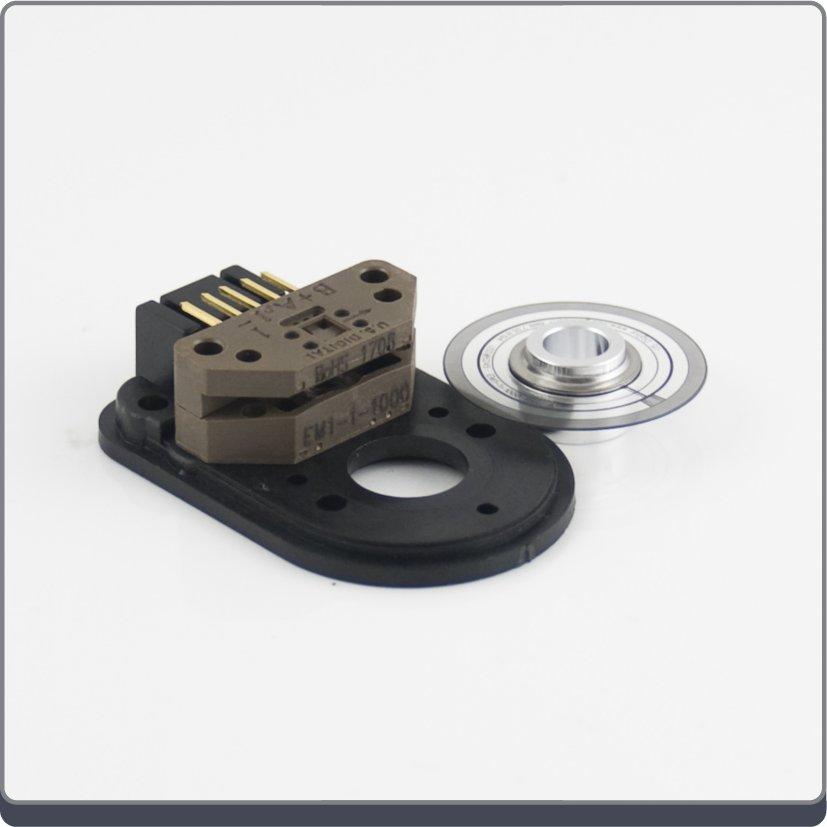 Description Page 1 of 14 The E5 Series rotary encoder has a molded polycarbonate enclosure with either a 5-pin or 10-pin finger-latching connector.