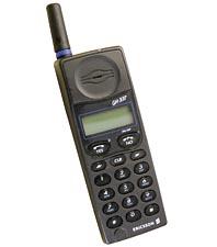 5.3 PRVA GENERACIJA MOBILNIH KOMUNIKACIJ NMT (NORDIC MOBILE TELEPHONE) Prvo generacijo mobilnih telekomunikacij predstavlja analogni sistem NMT, ki se je v 80-ih letih pojavil v Skandinaviji.
