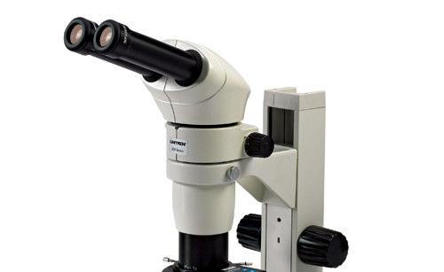 When the operator of the microscope changes, it will be necessary to adjust the interpupillary distance.