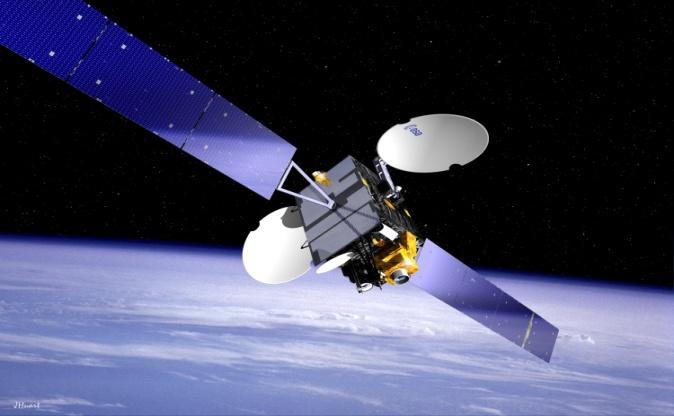 What is a geostationary satellite?