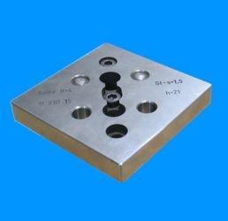 THE APPLICATION M100 A variety of materials can be formed to corners of varying radii.