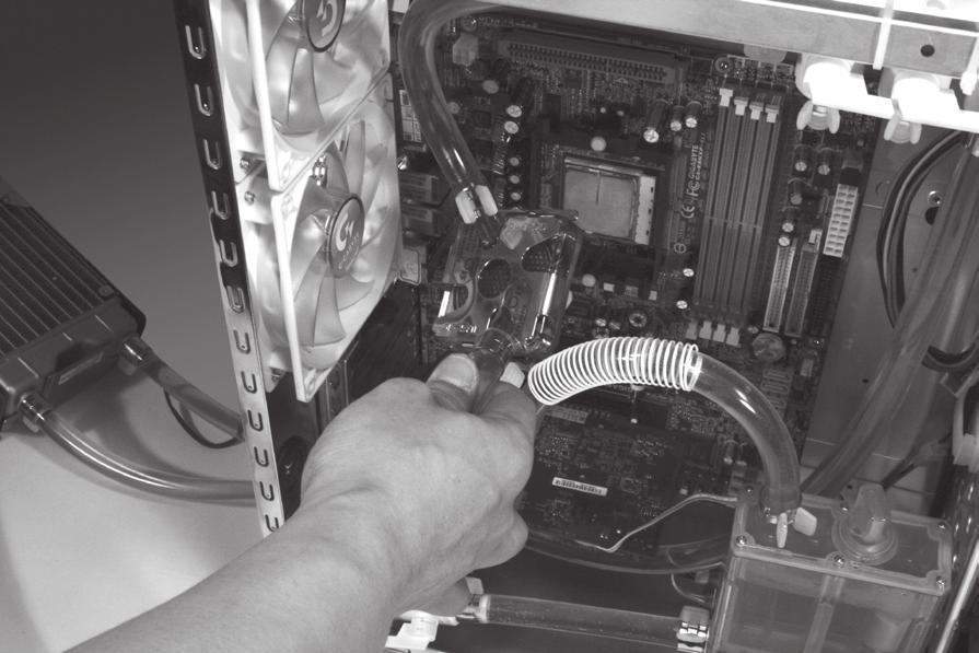 6-1-3 Release the clip of waterblock from CPU.