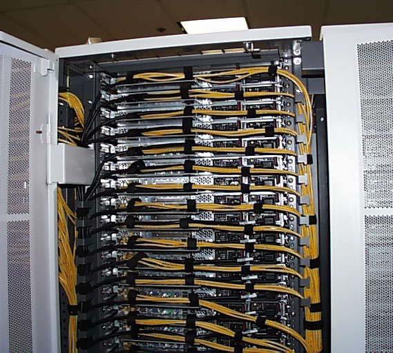 Equipment Distribution Area Space for end equipment: Servers Mainframes Tape Drives Horizontal