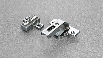 Compatible with all traditional Series 200 mounting plates, 28x32 mm drilling. NOT COMPATIBLE with Domi snap-on mounting plates. Pallets 3.