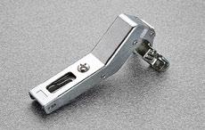 Hinges specially developed for use with metal profiles. 105 opening.