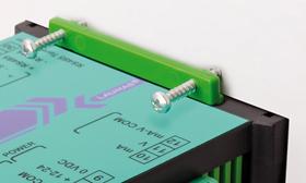 Extractable screw terminal boards.