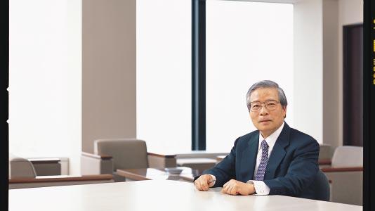 Maximizing Value Maximizing the Value of Our Group Isao Uchigasaki President and Representative Director OUTLINE OF CONSOLIDATED RESULTS FOR FISCAL 2000 TWO CONSECUTIVE YEARS FOR RECORD SALES AND