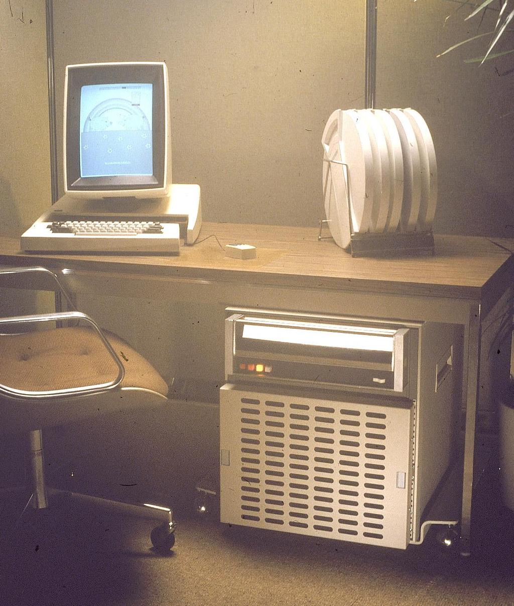 Xerox Alto (1973 prototype workstation, the world's first