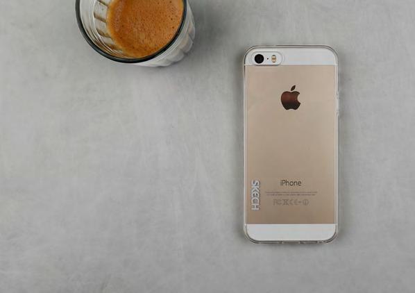 Crystal Simplicity at its finest. Show off the iphone 6 with the dual material protective Clear case. This case provides shock absorbent protection along each side with a tough, durable back.