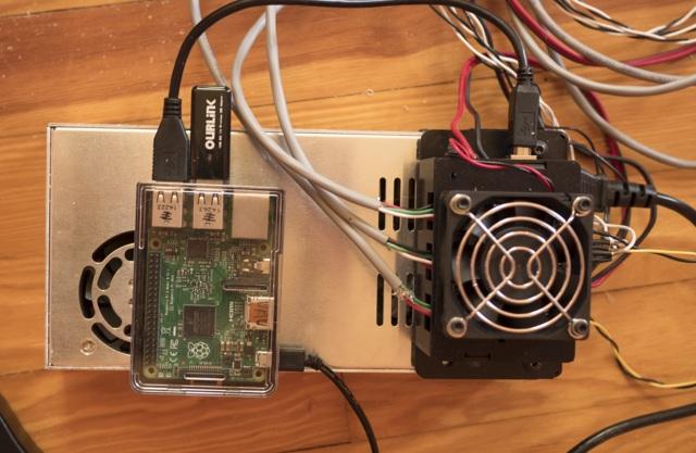 Next, we will connect the Powerswitch Tail to the Raspberry Pi using the Female to Male jumper cables.