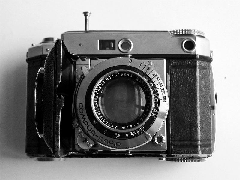 Kodak Retina II (type 122) The type 122 Retina II camera is a very uncommon model, there are probably fewer than a hundred in collections around the world, with instruction books rarer still, so I